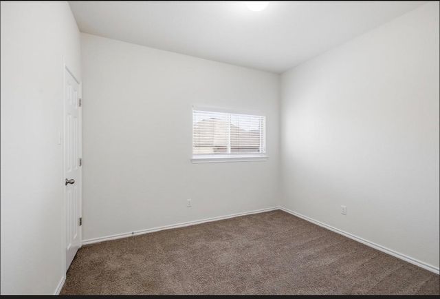 2105 Town Centre DR 39, Round Rock, TX 78664