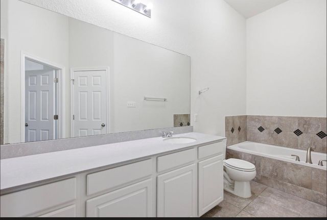 2105 Town Centre DR 39, Round Rock, TX 78664
