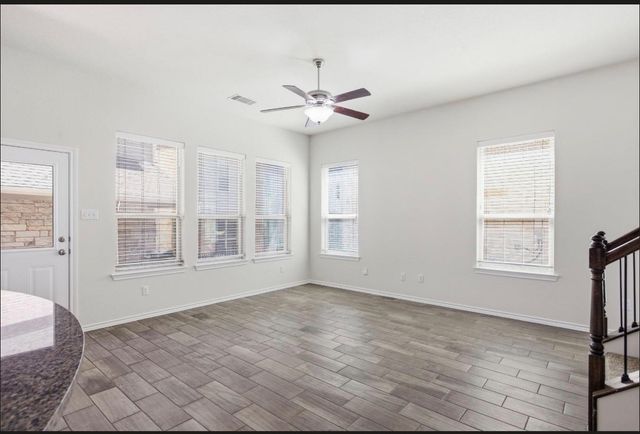 2105 Town Centre DR 39, Round Rock, TX 78664