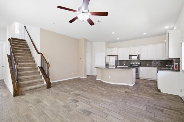 2105 Town Centre DR 39, Round Rock, TX 78664