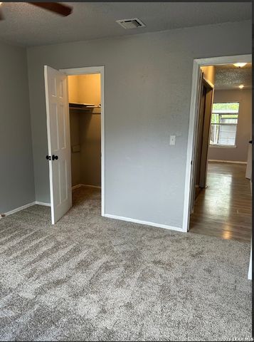 8017 Chipping, San Antonio, TX 78239