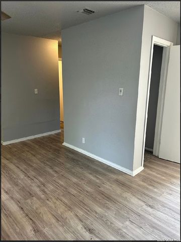 8017 Chipping, San Antonio, TX 78239