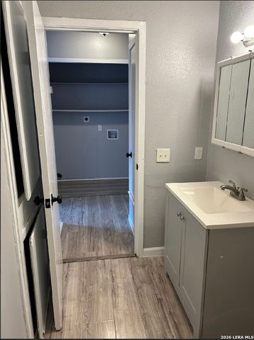 8017 Chipping, San Antonio, TX 78239