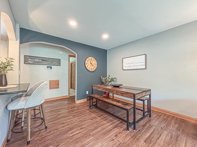 21660 Mayrose BOULEVARD, Brookfield, WI 53045
