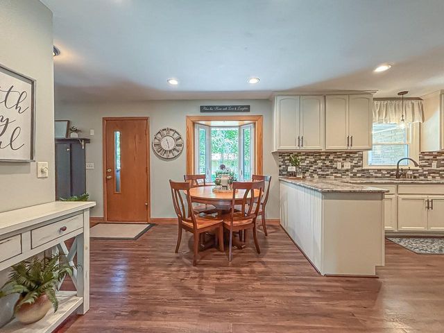 21660 Mayrose BOULEVARD, Brookfield, WI 53045