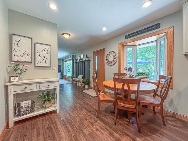 21660 Mayrose BOULEVARD, Brookfield, WI 53045