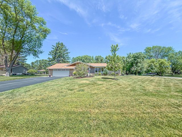 21660 Mayrose BOULEVARD, Brookfield, WI 53045
