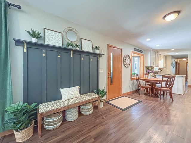 21660 Mayrose BOULEVARD, Brookfield, WI 53045