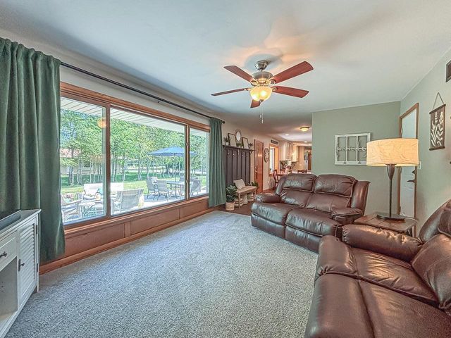 21660 Mayrose BOULEVARD, Brookfield, WI 53045