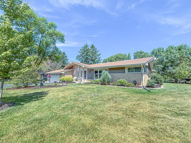 21660 Mayrose BOULEVARD, Brookfield, WI 53045