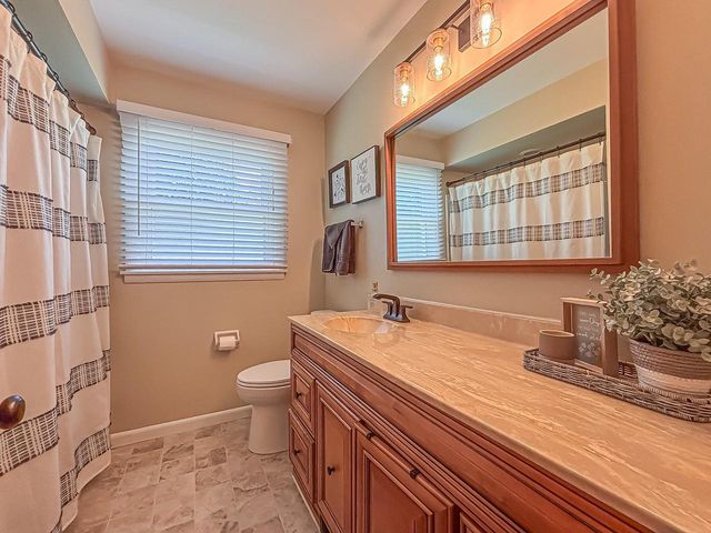 21660 Mayrose BOULEVARD, Brookfield, WI 53045