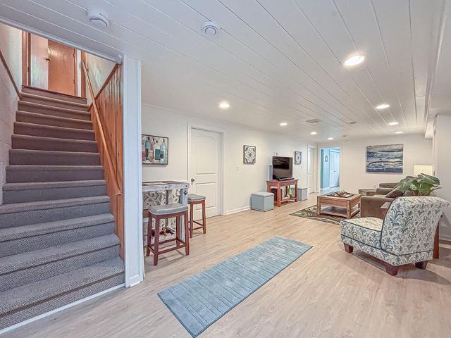 21660 Mayrose BOULEVARD, Brookfield, WI 53045