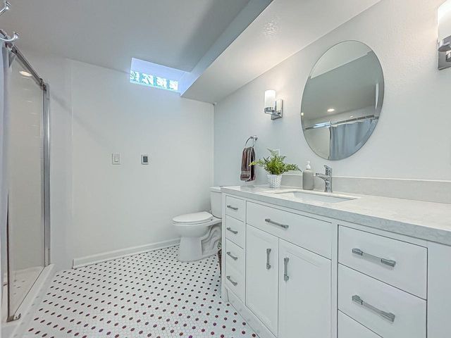 21660 Mayrose BOULEVARD, Brookfield, WI 53045