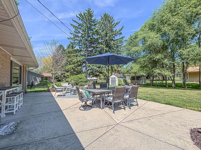 21660 Mayrose BOULEVARD, Brookfield, WI 53045