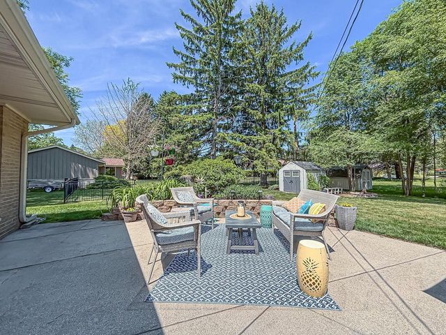 21660 Mayrose BOULEVARD, Brookfield, WI 53045