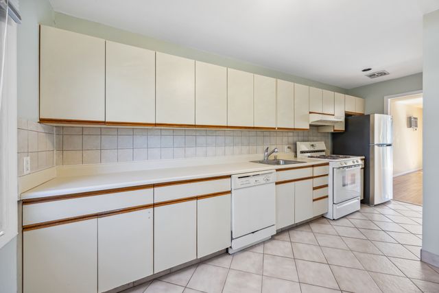 109 Florence Road A, Branford, CT 06405