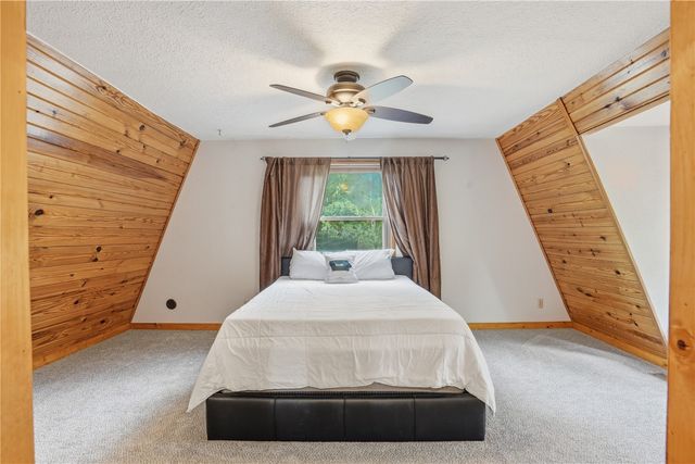 2221 Oak Road NE, North Liberty, IA 52317