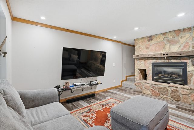 2221 Oak Road NE, North Liberty, IA 52317