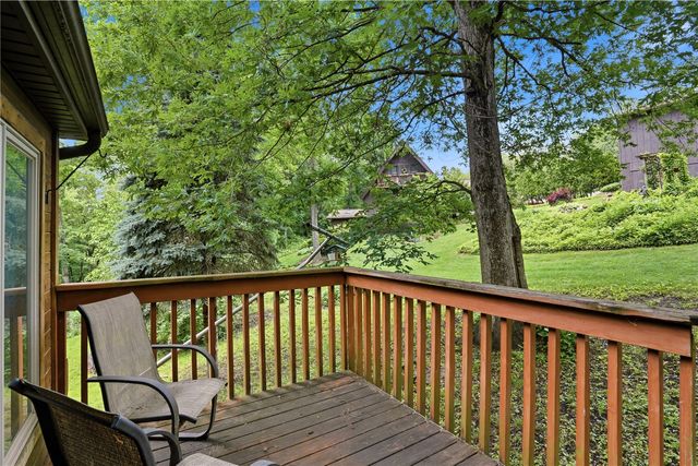 2221 Oak Road NE, North Liberty, IA 52317