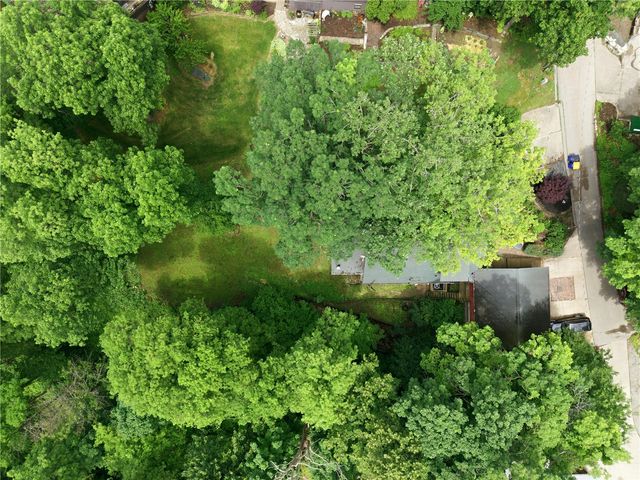 2221 Oak Road NE, North Liberty, IA 52317