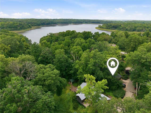 2221 Oak Road NE, North Liberty, IA 52317