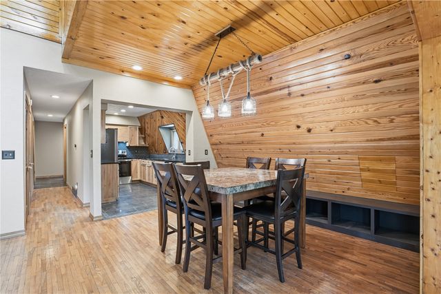 2221 Oak Road NE, North Liberty, IA 52317