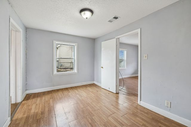 1224 Vine St, Clarksville, TN 37040