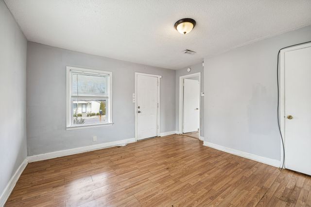 1224 Vine St, Clarksville, TN 37040