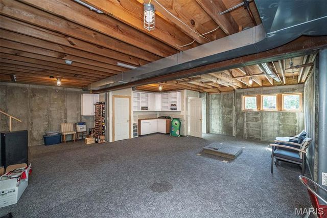 1211 S Geyer Road, St Louis, MO 63122