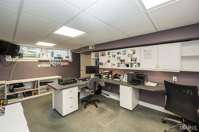 1211 S Geyer Road, St Louis, MO 63122