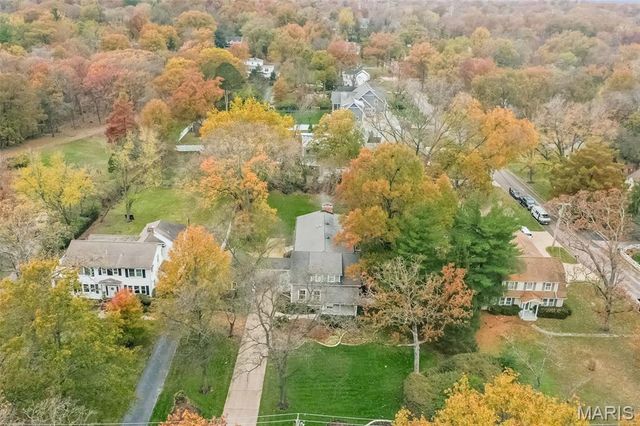 1211 S Geyer Road, St Louis, MO 63122
