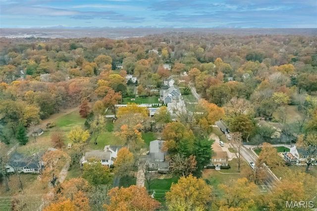 1211 S Geyer Road, St Louis, MO 63122