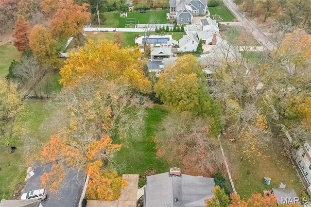1211 S Geyer Road, St Louis, MO 63122