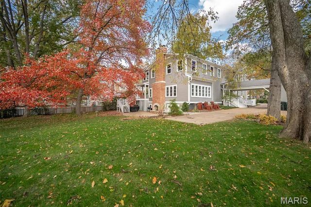 1211 S Geyer Road, St Louis, MO 63122