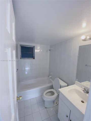 870 NW 87th Ave 110, Miami, FL 33172