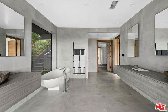 11010 Chalon Road, Los Angeles, CA 90077