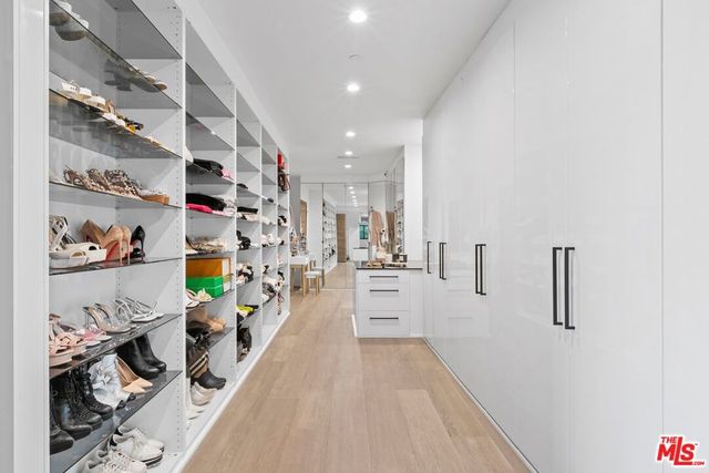 11010 Chalon Road, Los Angeles, CA 90077