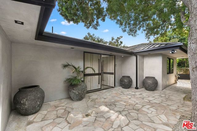 11010 Chalon Road, Los Angeles, CA 90077