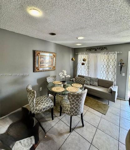 10076 NW 6th St 201, Pembroke Pines, FL 33024