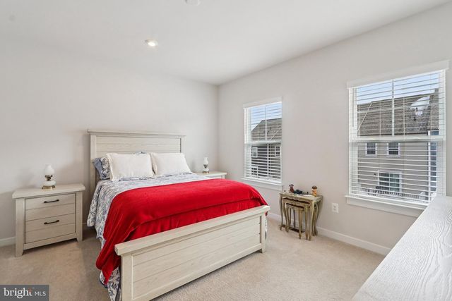 1733 AUTUMN MAPLE LEAF DR, Dumfries, VA 22026