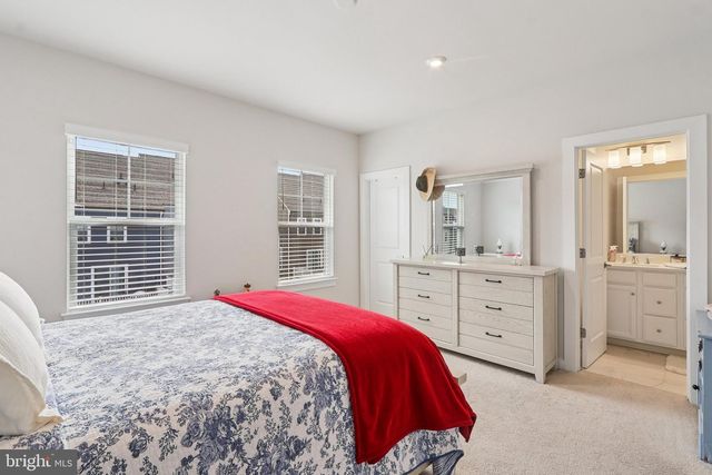 1733 AUTUMN MAPLE LEAF DR, Dumfries, VA 22026