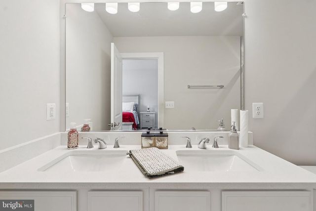 1733 AUTUMN MAPLE LEAF DR, Dumfries, VA 22026