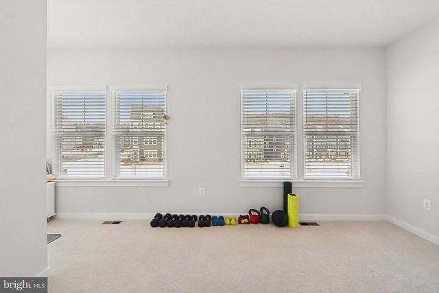 1733 AUTUMN MAPLE LEAF DR, Dumfries, VA 22026