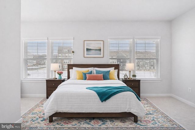 1733 AUTUMN MAPLE LEAF DR, Dumfries, VA 22026