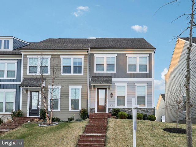 1733 AUTUMN MAPLE LEAF DR, Dumfries, VA 22026