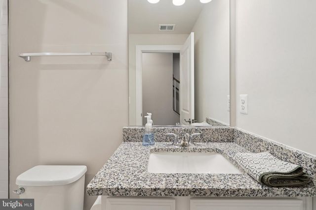 1733 AUTUMN MAPLE LEAF DR, Dumfries, VA 22026