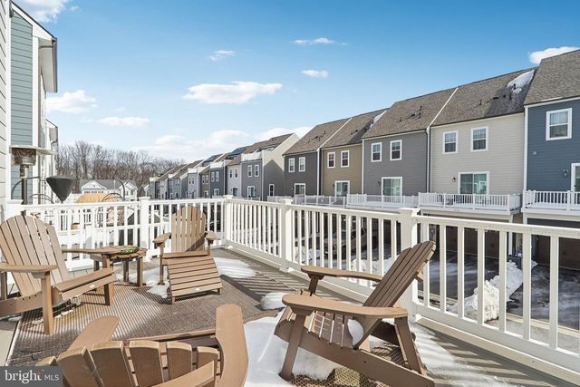 1733 AUTUMN MAPLE LEAF DR, Dumfries, VA 22026