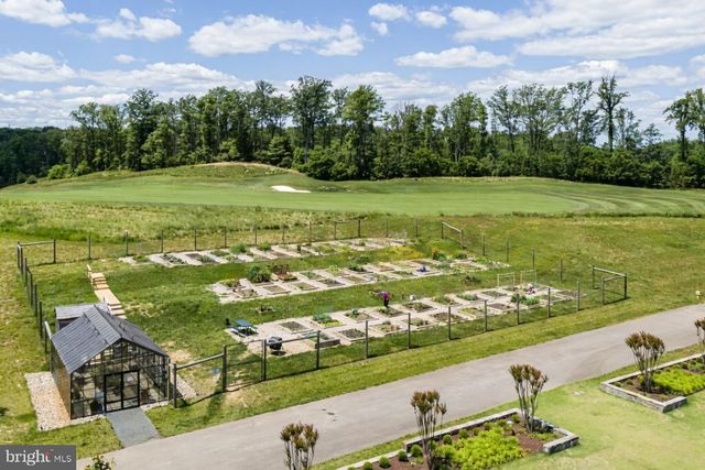 1733 AUTUMN MAPLE LEAF DR, Dumfries, VA 22026