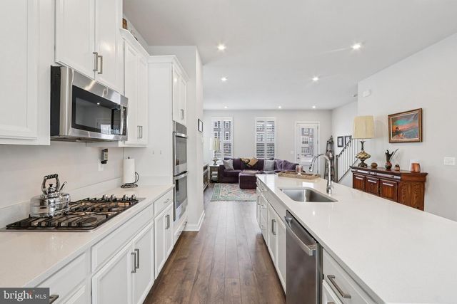 1733 AUTUMN MAPLE LEAF DR, Dumfries, VA 22026