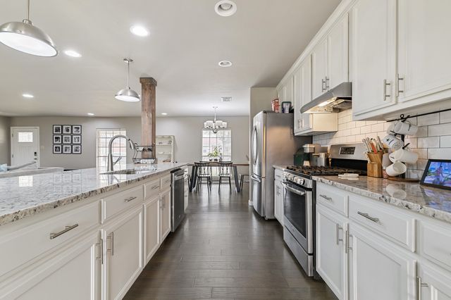 214 Center Street, Whitesboro, TX 76273